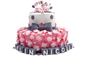 Torturile personalizate de la Culinarte: Cum să alegi designul perfect pentru evenimentul tău