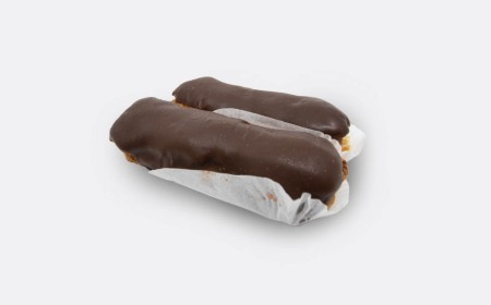 Éclair Clasic cu Cremă Ciocolată